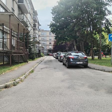 Luka Appartement Zagreb Buitenkant foto