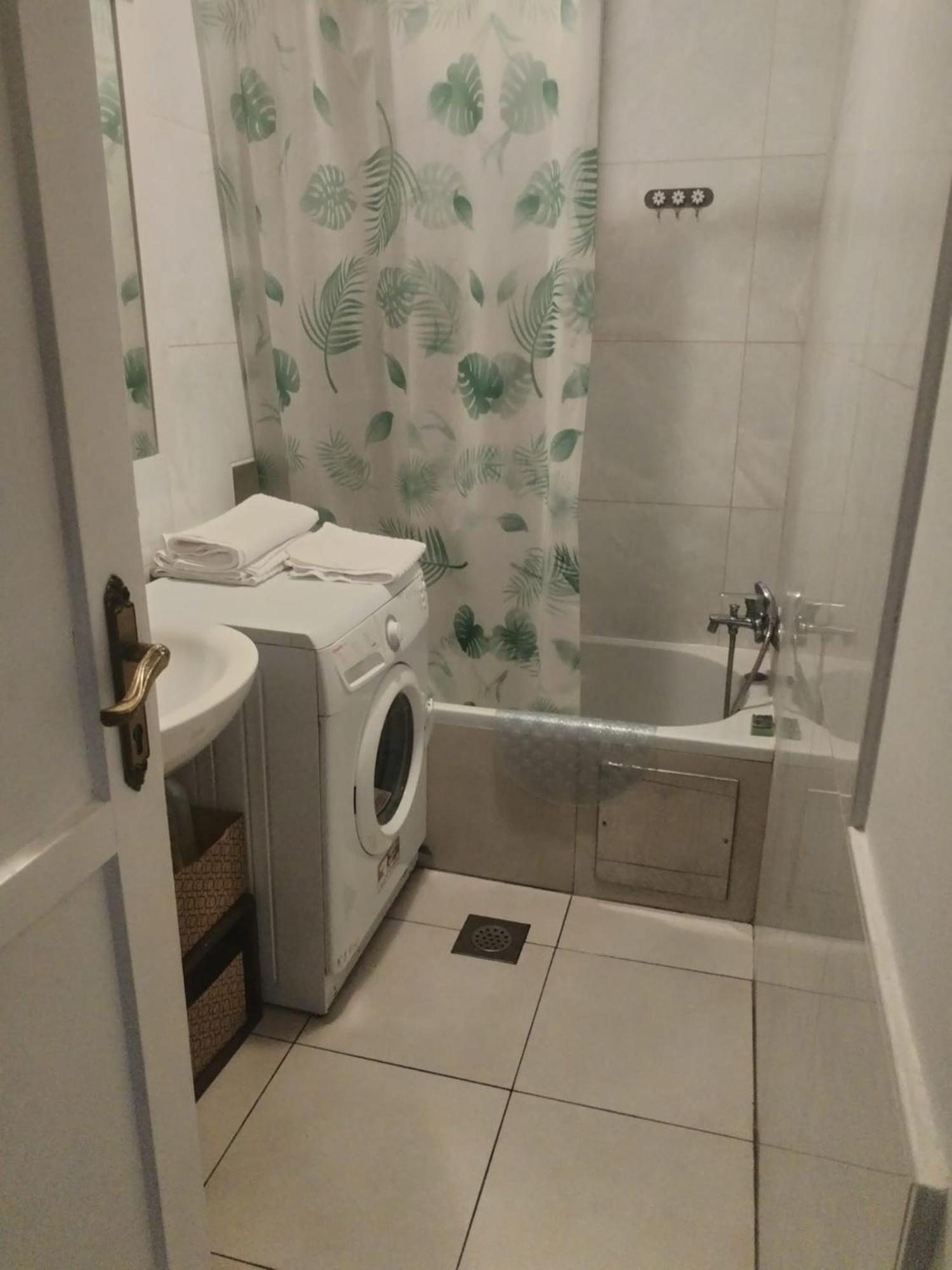 Luka Appartement Zagreb Buitenkant foto