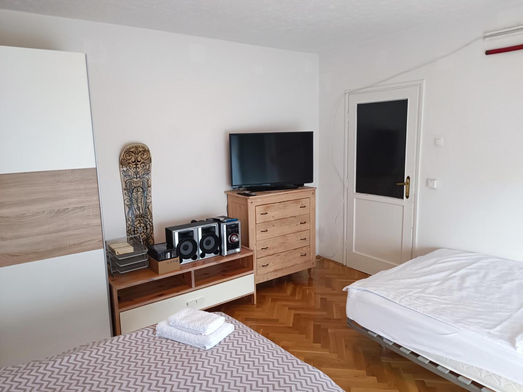 Luka Appartement Zagreb Buitenkant foto