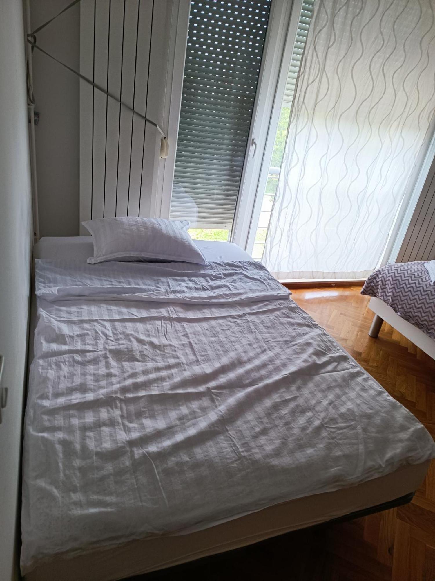 Luka Appartement Zagreb Buitenkant foto
